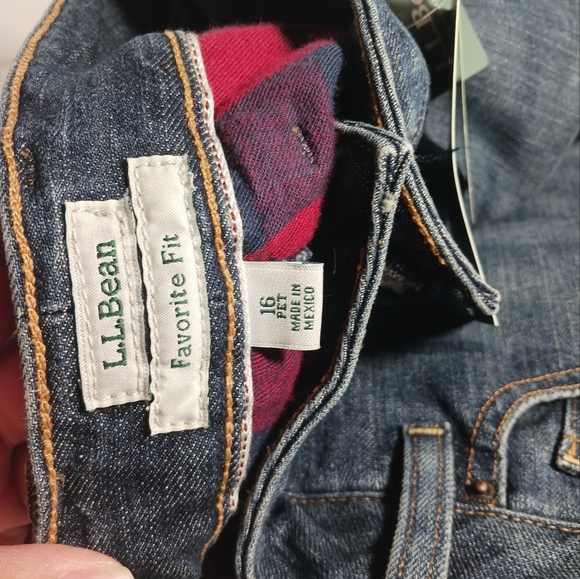 L.L. Bean Womans 1912 Jeans Pants 16 Petite  Favorite Fit  Straight Leg - Picture 7 of 9